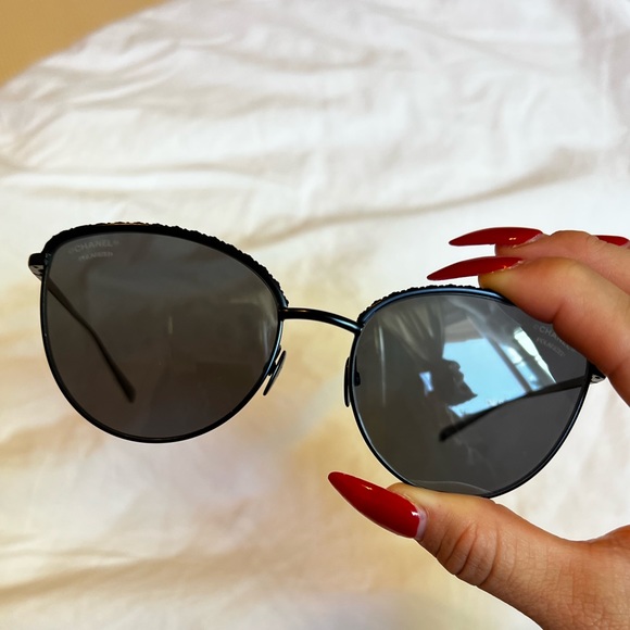 CHANEL sunglasses - Picture 3 of 8